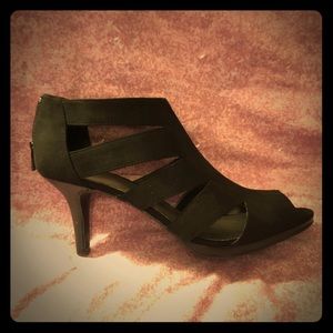 Kelly & Katie strappy high heels size 8.5
